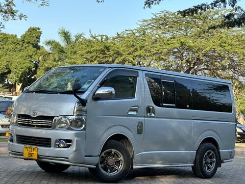 Toyota Hiace Quantum 