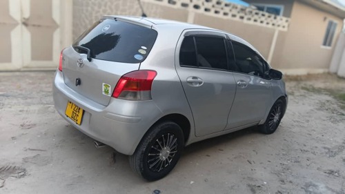Vitz 2008 mil 9.8 tu