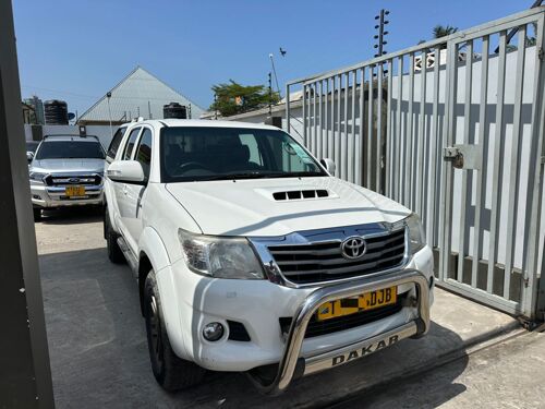 Inauzwa Toyota Hilux