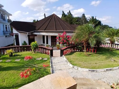 MBEZI BEACH ROOM2 SAFI SANA