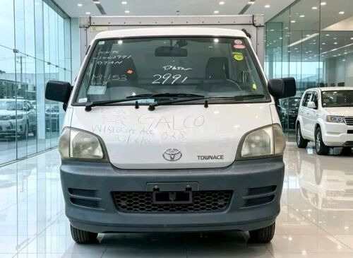 TOWN HIACE NAUZA NEW SAFI 