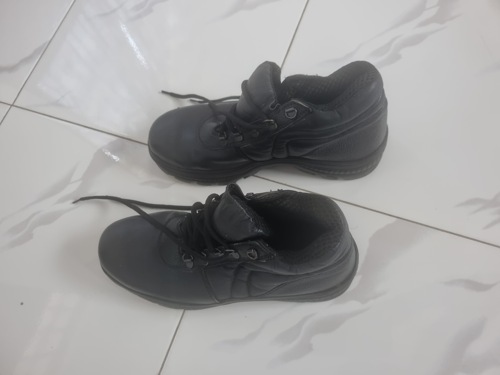 Safety shoes, fair price