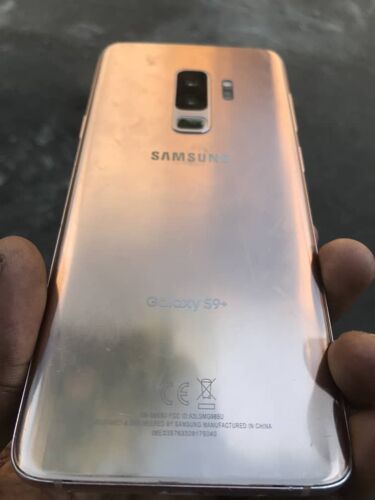 S9+....64GB..Ina crack kidogo