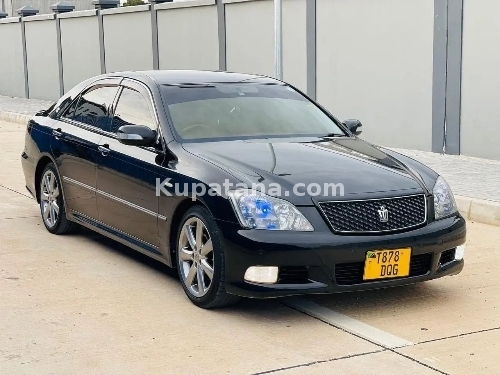 TOYOTA CROWN ATHLETES