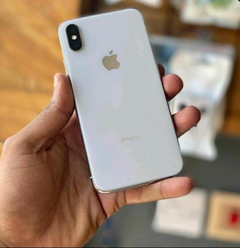 Iphone x 64gb used 4months battery health 100%