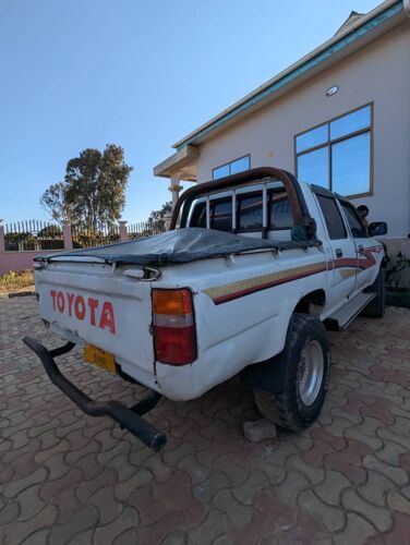 Hilux old