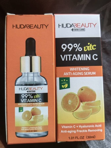 Huda Beauty Vitamin C serum