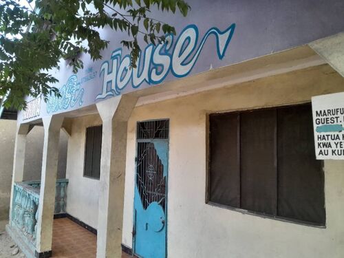 GUEST HOUSE FOR RENT, 12 ROOMS