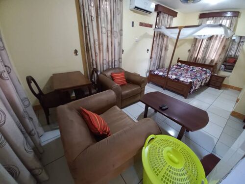 2 BEDROOMS FOR RENT 