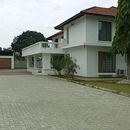 5 bed room house for rent at mikocheni