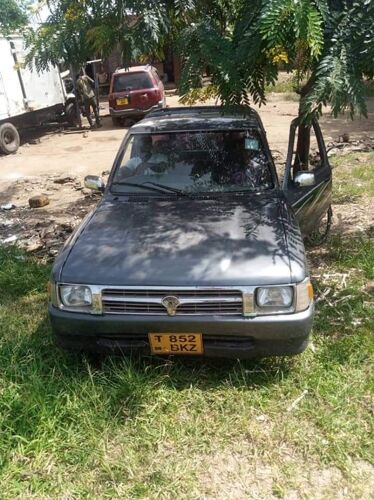 Toyota hilux Inauzwa