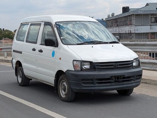 NAUZA TOYOTA NOAH 