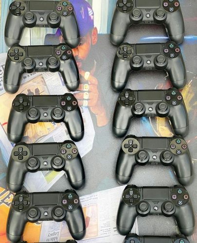 ORIGINAL PS4 PAD AVAILABLE