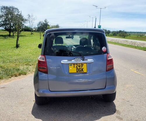 Toyota ractis 