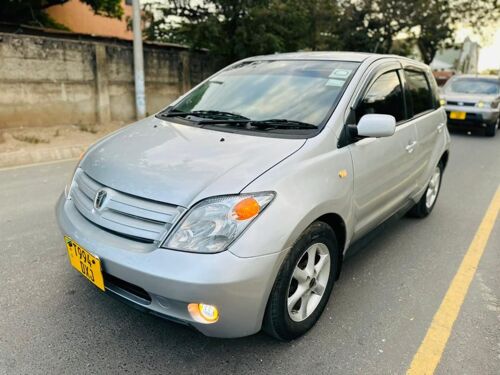 Toyota ist old model x