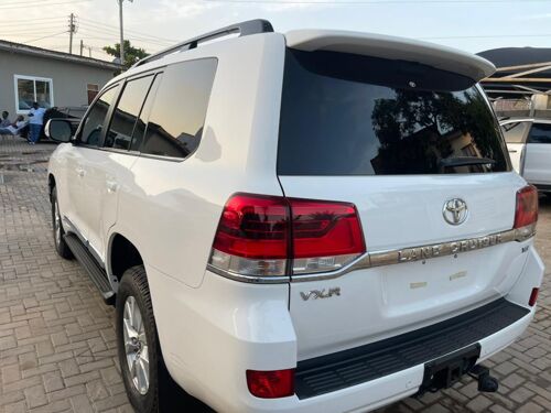 TOYOTA LAND CRUISER   VXR  V8