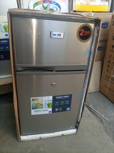 MR UK Fridge Fairly Used