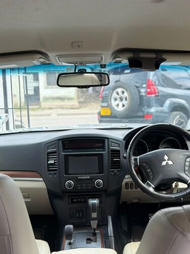 Mitsubish pajero nzuri sana