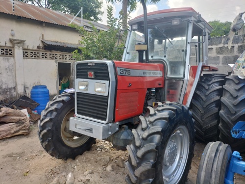 Massey Ferguson 375