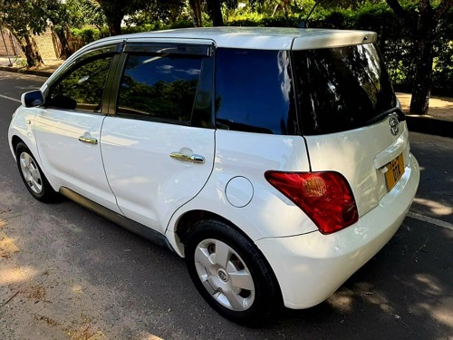 Toyota IST