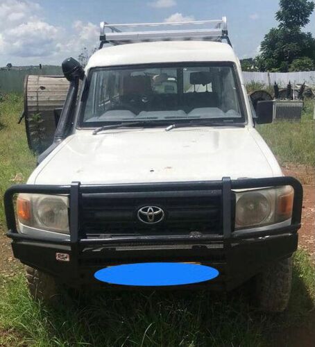 TOYOTA LAND CRUISER 