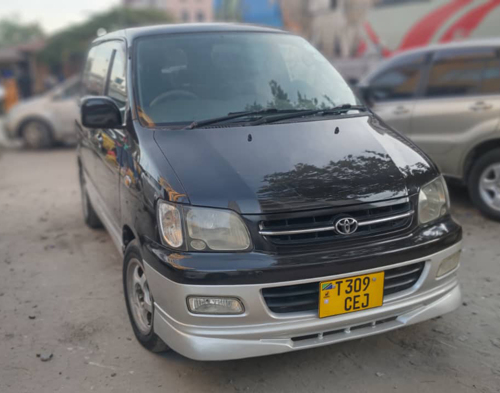 TOYOTA NOAH SUPER EXTRA LIMO