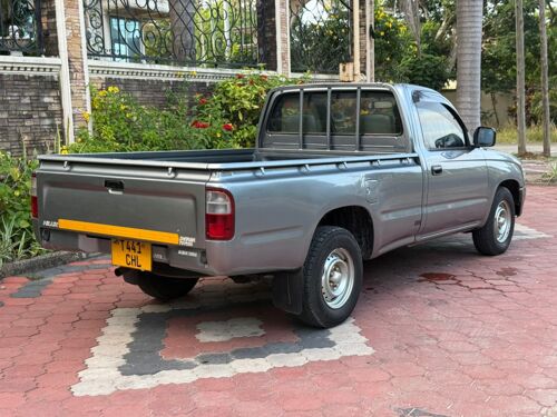 TOYOTA HILUX SINGLE CABIN 