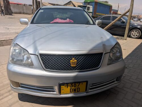 NAUZA TOYOTA CROWN 