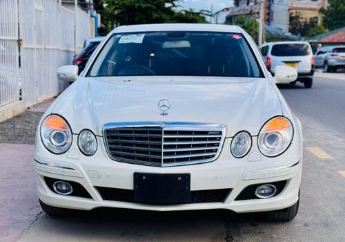 Tunakopesha magari Merced benz