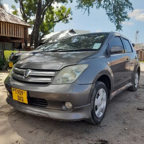 2005 TOYOTA IST FOR SALE