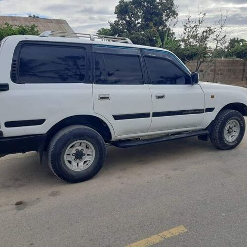 Toyota land cruiser GX inauzwa