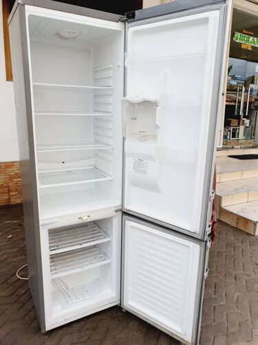 Boss fridge ,two doors,water 