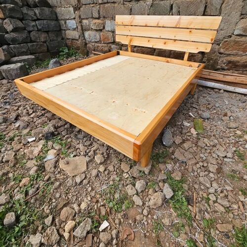 Simple pallet bed full quality