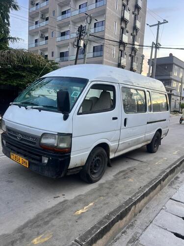 NAUZA HIACE 