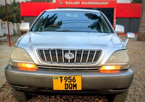 Toyota harrier old 
