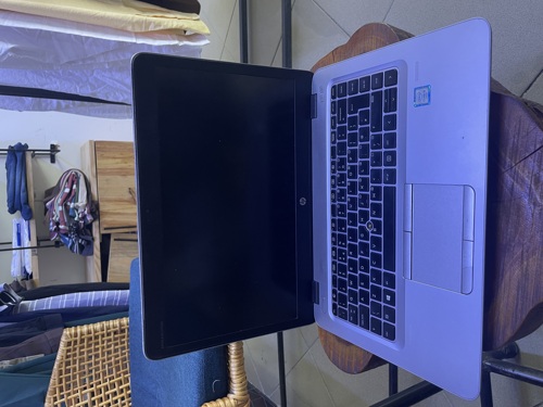 Laptop 