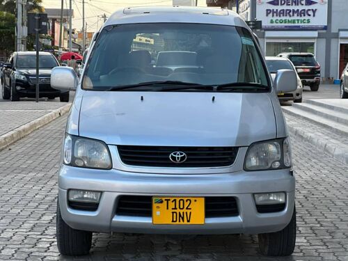 TOYOTA NOAH SR40 DN 13.8M