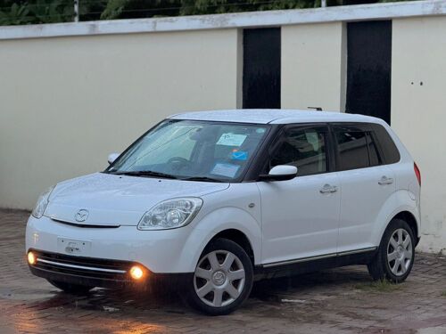 Mazda Verisa nzuri