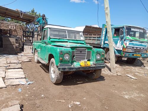 LAND ROVER 109