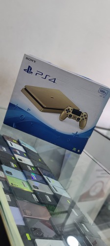 PS4 SLIM BRAND NEW 