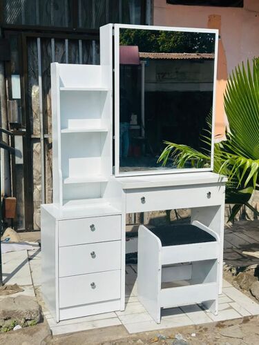 Nauza dressing table  na kiti 