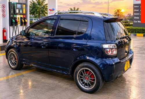 NAUZA TOYOTA VITZ
