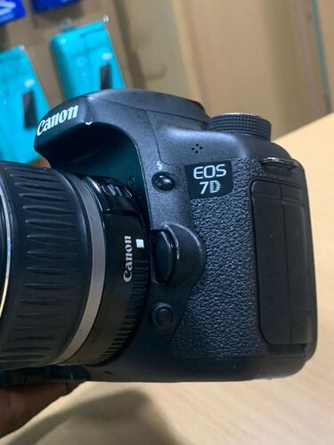 Canon eos 7D with 18-55mm 