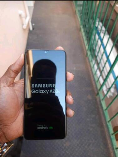 Samsung a20s