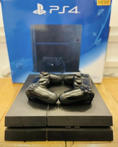 PS4 FAT BRAND NEW