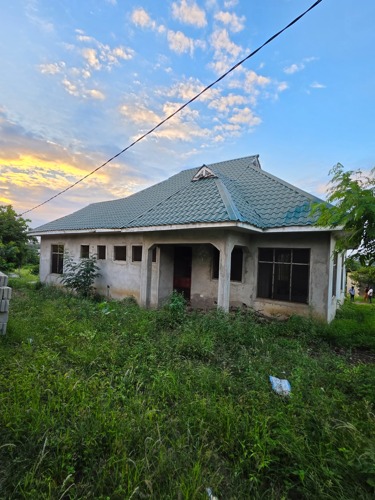 NYUMBA INAUZWA MADALE