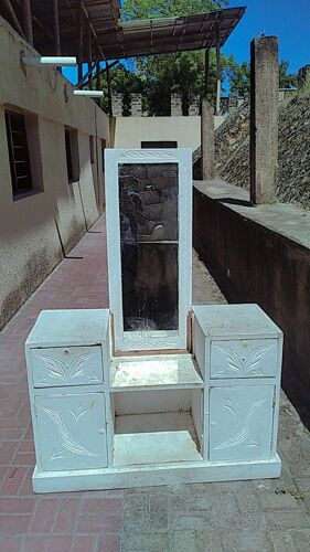 Dressing table