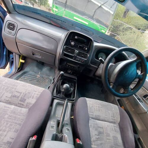 Nissan novara ipo mwanza 
