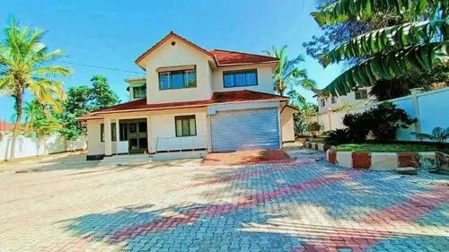 HOUSE FOR RENT AT MBEZI BEACH