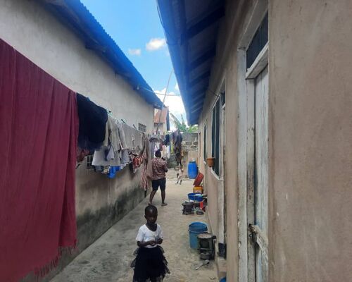 Inauzwa ipo Yombo Vituka Temek